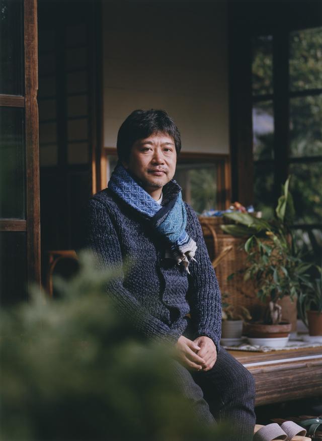画像: 役所広司さんコメント: 準備段階での是枝監督の丁寧な映画作りの姿勢に触れ、既に緊張しています。 福山さんはじめ素晴らしいキャスト皆さんとの仕事を楽しみにしています。
