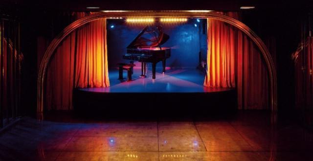 画像: http://goparis.about.com/od/parisbarsandclubs/ss/Silencio-Club-In-Paris.htm