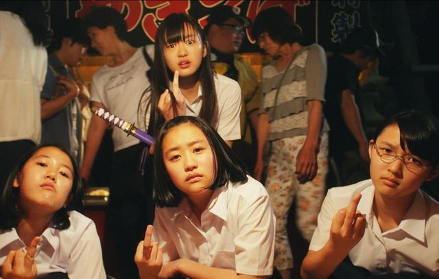 画像1: Hina Yukawa, Marin Nishimoto, Reina Kikuchi and Rina Matsuyama appear in And so we put goldfish in the pool. by Makoto Nagahisa, an official selection of the Shorts Programs at the 2017 Sundance Film Festival. Courtesy of Sundance Institute.