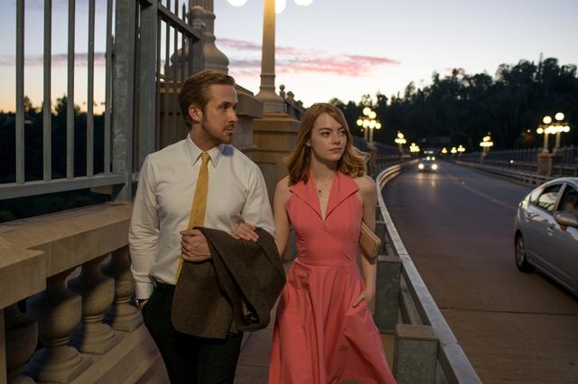 画像3: © 2017 Summit Entertainment, LLC. All Rights Reserved. EW0001: Sebastian (Ryan Gosling) and Mia (Emma Stone) in LA LA LAND.Photo courtesy of Lionsgate.