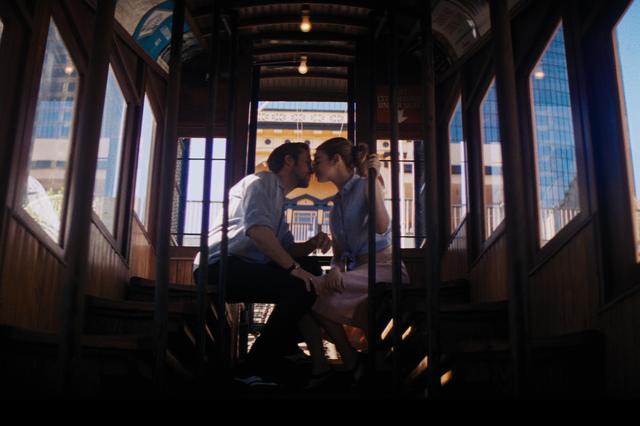 画像6: © 2017 Summit Entertainment, LLC. All Rights Reserved. Photo credit: EW0001: Sebastian (Ryan Gosling) and Mia (Emma Stone) in LA LA LAND.Photo courtesy of Lionsgate.