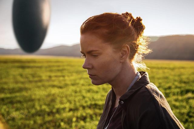 画像: http://screenrant.com/arrival-movie-reviews-preview/