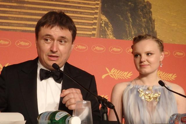 画像: 受賞者会見:クリスティアン・ムンジウ(左)と『グラデュエーション』の出演女優マリア・ドラグス Photo by Yoko KIKKA