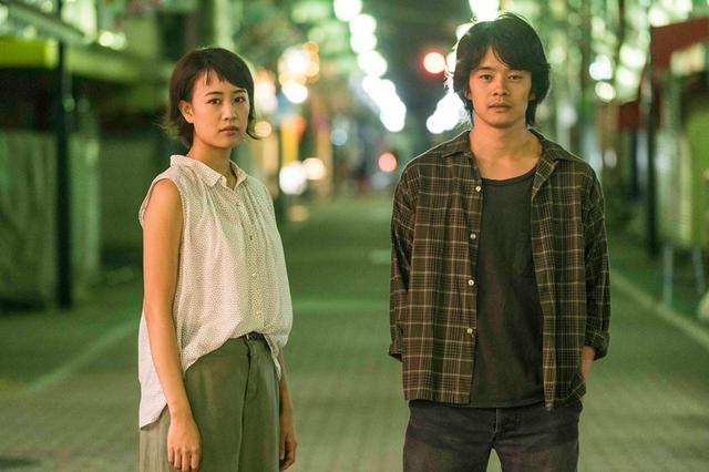画像: ©2017「映画 夜空はいつでも最高密度の青色だ」製作委員会 www.facebook.com