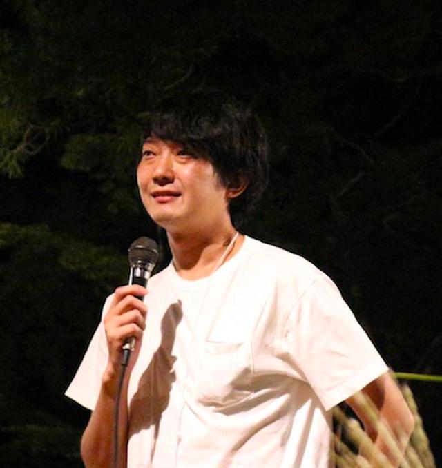 画像: 湯布院映画祭においてスピーチする佐藤快磨監督