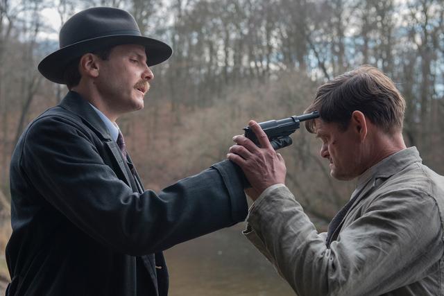 画像3: © X Filme Creative Pool GmbH / Master Movies / Alone in Berlin Ltd / Pathé Production / Buffalo Films 2016