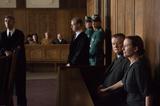 画像2: © X Filme Creative Pool GmbH / Master Movies / Alone in Berlin Ltd / Pathé Production / Buffalo Films 2016