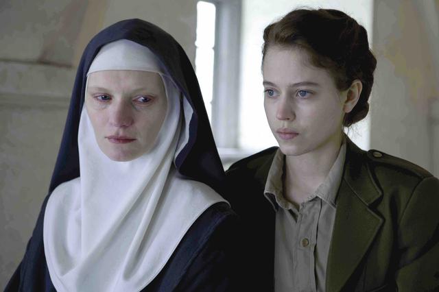 画像2: © 2015 MANDARIN CINEMA AEROPLAN FILM MARS FILMS FRANCE 2 CINÉMA SCOPE PICTURES