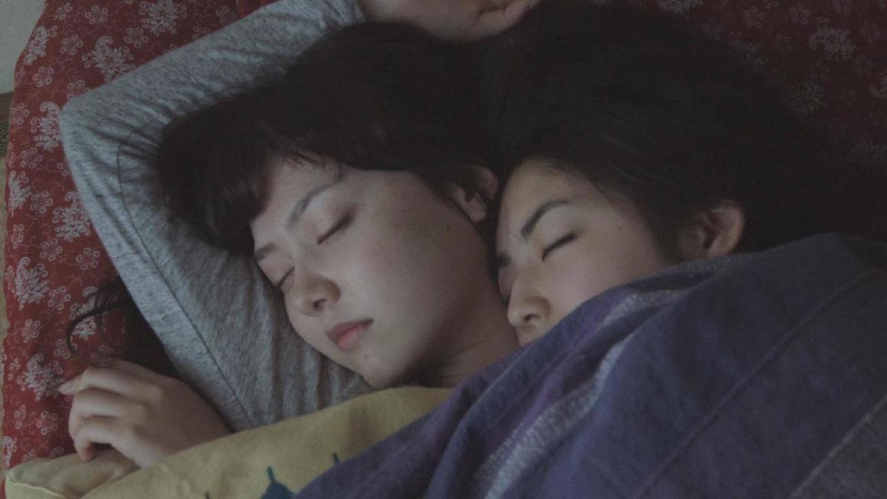 同じような性別の人とスパイシーなセックスの夢を見たら、私はレズビアンなのでしょうか?