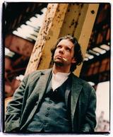 画像1: THOMAS JAY RYAN AS HENRY IN HENRY FOOL BY HAL HARTLEY (1997) トーマス・ジェイ・ライアン(ヘンリー・フール役)『ヘンリー・フール』より Ⓒ POSSIBLE FILMS, LLC
