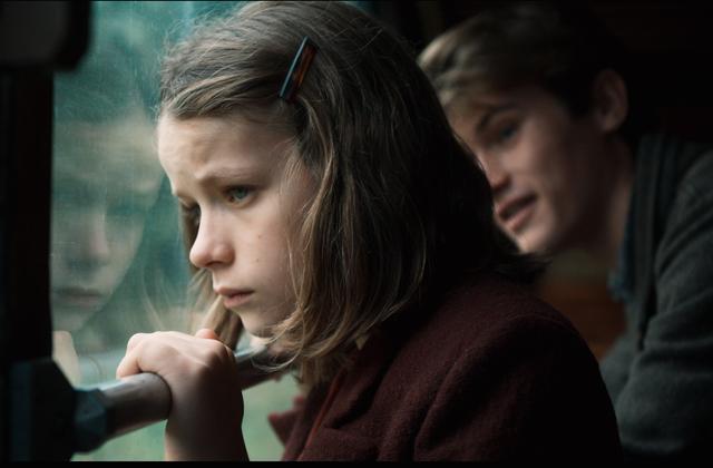 画像2: © ORIGAMI FILMS / BEE FILMS / DAVIS FILMS / SCOPE PICTURES / FRANCE 2 CINEMA / CINEMA RHONE-ALPES / CE QUI ME MEUT – 2015