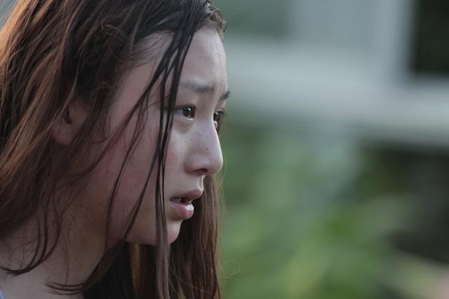 画像4: 【コメント】 『ヘヴンズ ストーリー』はこれまで7年の間、上映されてきました。 その間、見に来ていただいた方々、そして上映に携わっていただいた方々、ありがとうございます。 この7年の間で、時代も少し変わりました。 映像の需要は配信へと進み、モノとして映像を所有するということがいつ終わるかもしれないというのが趨勢です。 そんな時流の中、これが最後の機会とも考え、この映画をDVDやブルーレイとして、それぞれの場所で見ていただけるよう決めました。 映画上映にこだわってきましたが、これを機会に『ヘヴンズ ストーリー』の、また新しい体験が広がっていくことを期待します。 なお上映は、今後も続けていきたいと思っています。 そして、決して一元化でなく様々な選択肢のある状況を、引き続き目指していきたいと思っています。 瀬々敬久監督