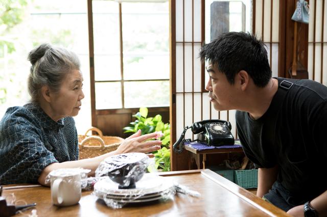 画像: 『モリのいる場所』メイキング写真 沖田監督と樹木希林 (c)2017「モリのいる場所」製作委員会