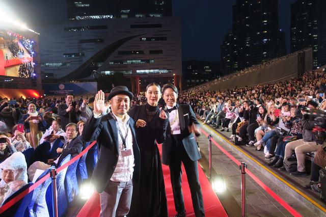 画像2: 第22回釜山国際映画祭レッドカーペット&オープニングセレモニー ●実施日時:10月12日(木)17:30-19:30(現地時間) ●場 所: 釜山シネマセンター(別称:釜山映画の殿堂) (Busan Cinema Center Haneulyeon Theater120, Suyeonggangbyeon-daero, Haeundae-gu, Busan)