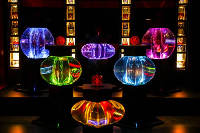 画像4: アートアクアリウム城(2014年)※過去の展覧会の様子 写真提供:Art Aquarium