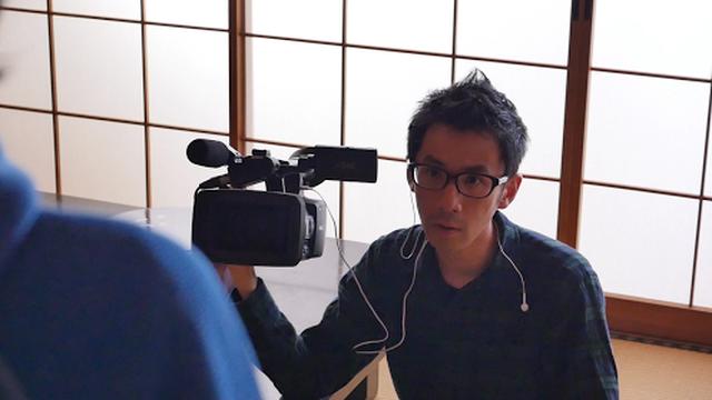 画像: ■松本卓也 プロフィール 東京都出身。映像製作団体「シネマ健康会」代表。動物好き。十代の頃からお笑い芸人として活動、コンビ解散後に完全独学で映画制作の道へと進む。 商業映画も手掛けつつ、独立プロダクション形式で本当に作りたい伝えたい作品を制作し、オリジナリティ溢れる作品を創作。 そうして制作された作品は、国内外70を超える映画祭で受賞。 また、Tシャツ作家としても注目され、松本創作の新潟県 粟島の非公式ゆるキャラ「泡姫ちゃん」は、TV番組にて「ビートたけしのいかがなものか!?賞」を受賞した。