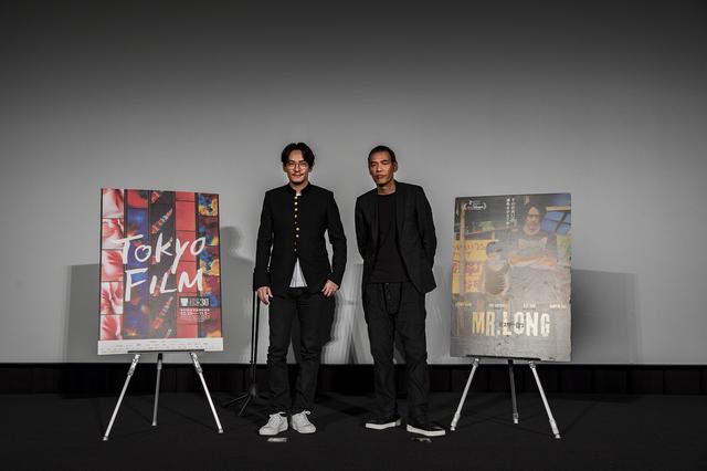 画像2: 左よりチャン・チェン、SABU監督