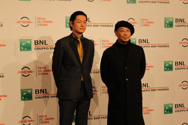 画像: ローマ国際映画祭: 「暴力的、そして力強い」イタリアの観客が上映中に驚きの声。井浦新の狂気の演技が恐ろしいー大森立嗣監督 映画『光』