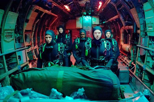 画像6: © 2016 EUROPACORP – STUDIO BABELSBERG Credit : Reiner Bajo 公式 HP:renegades.asmik-ace.co.jp