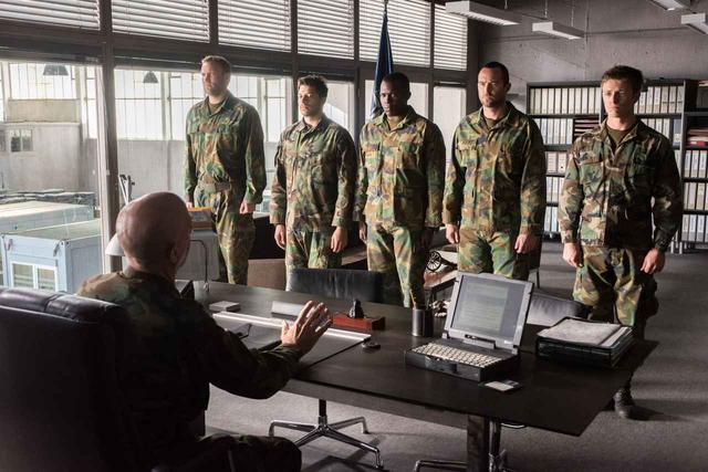 画像3: © 2016 EUROPACORP – STUDIO BABELSBERG Credit : Reiner Bajo 公式 HP:renegades.asmik-ace.co.jp