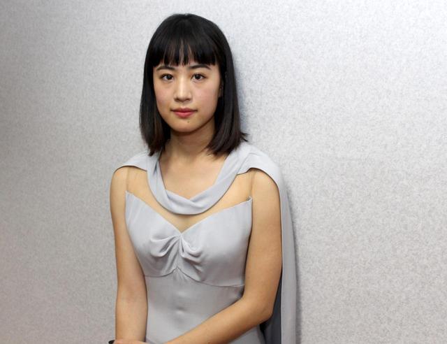 画像2: インタビューに答える石橋静河さん