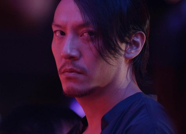 画像: MR.LONG 本領発揮、立ち上がるものは容赦しない! 激昂の16 人斬りアクションシーン本編映像解禁!『MR.LONG /ミスター・ロン』