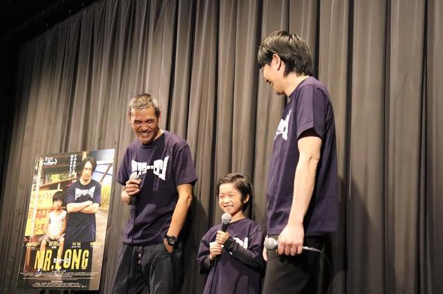 画像2: 《『MR.LONG/ミスター・ロン』 初日舞台挨拶》 ■日程:12月16日(土) 11:45~12:05 ■登壇者(敬称略):青柳翔(32)、バイ・ルンイン(8)、SABU監督(53) ■場所:新宿武蔵野館 スクリーン 1 (新宿区新宿3-27-10 武蔵野ビル3F)