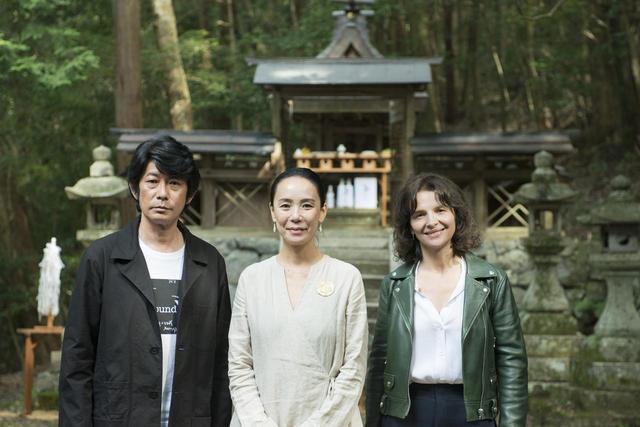 画像: 左より 永瀬正敏、河瀬直美監督、ジュリエット・ビノシュ