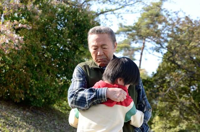 画像1: 満員の客席を前に小林稔侍 涙ぐむ--壇蜜、高島礼子も登壇!黒土三男監督は「黒澤監督の言葉を肝に命じて良い映画を作るだけです」-『星めぐりの町』公開初日!