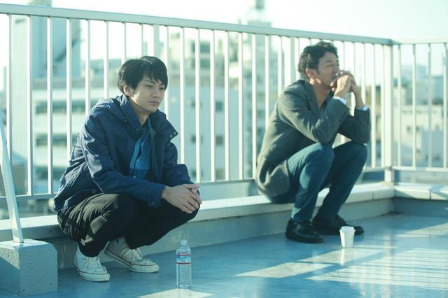 画像: 樹(馬場良馬)と先輩の新山(弓削智久) (c)『一人の息子』製作委員会