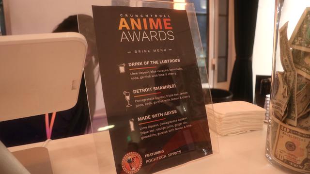 画像: バー。アニメの名前を冠したカクテルもあります。