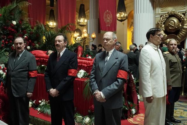 画像1: (C)2017 MITICO・MAIN JOURNEY・GAUMONT・FRANCE 3 CINEMA・AFPI・PANACHE・PRODUCTIONS・LA CIE CINEMATOGRAPHIQUE・DEATH OF STALIN THE FILM LTD
