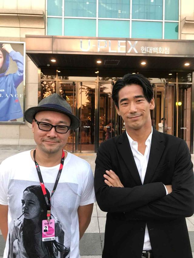 画像: (左より)内田英治監督とEXILE/三代目J Soul Brothers 小林直己