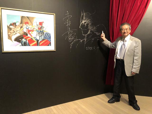 画像: 左)展示「デビルマン・キューティハニー・マジンガーZ」永井豪 額装 真ん中)デビルマンと永井豪直筆サイン 右)永井豪氏 ©1967-2018 Go Nagai / Dynamic Production All Rights Reserved. photo©︎cinefil