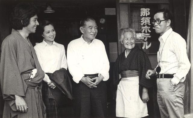 画像: 写真中央 横溝正史氏