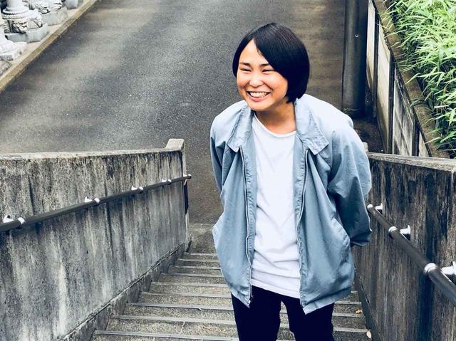 画像: 工藤梨穂 1995年生まれ、福岡県出身。高校2年生の時に、西 加奈子の小説「さくら」に感動し、 いつか映画化したいと映画の道を志す。京都造形芸術大学入学後、 『サイケデリック・ノリコ』(15年)、『サマー・オブ・ラブを踊って』(16年)を制作。