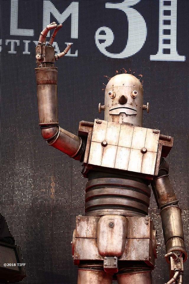 画像1: 東京国際映画祭開幕!謎のロボット“ロボオ”登場!映画『ハード・コア』レッドカーペットは山下敦弘監督と“ロボオ”に世界中から熱視線!?