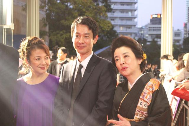 画像2: “鈴木家御一行”ハイヤーで豪華に登場!!