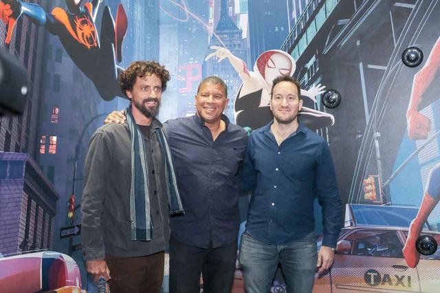 画像1: パリ・ロンドンで開催されたコミコンに各国のスパイダーマンファン大集結!『スパイダーマン:スパイダーバース』プレゼンテーション開催!