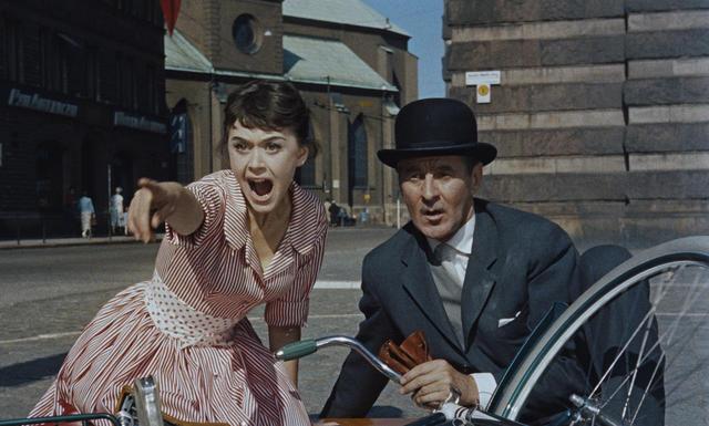 画像: 『ミス・エイプリル』場面写真 (1958)監・脚:ヨーラン・イェンテレ お堅い銀行頭取がオペラ歌手として目覚め、ダンサーの娘と恋に落ちる軽快なミュージカル