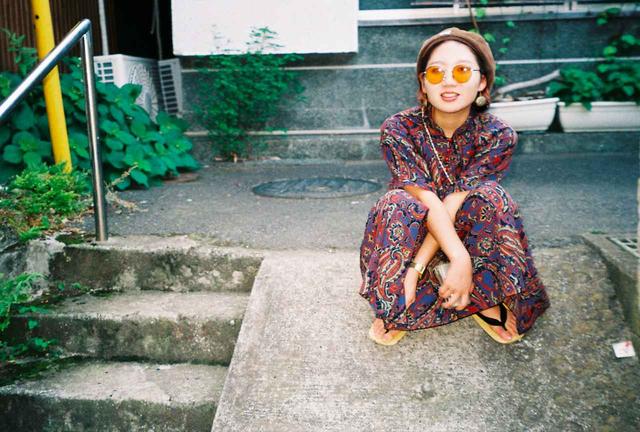画像: 監督:福田芽衣 1995年兵庫県出身。東放学園映画専門学校卒業。 在学当初は監督志望ではなかったが、初監督作の短編『穴のなか』 制作をきっかけに、映画制作を始める。その後、 卒業制作として二作目『チョンティチャ』を手がけ、本作は第 29回東京学生映画祭グランプリを受賞した。