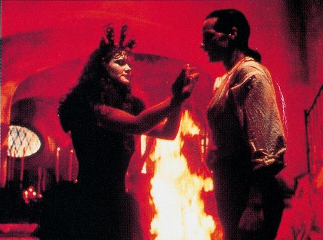 画像: 『サンタ・サングレ/聖なる血』(1989 年/イタリア=メキシコ合作/123 分/BD) 監督:アレハンドロ・ホドロフスキー 出演:アクセル・ホドロフスキー、B・ゲラ、アダン・ホドロフスキー