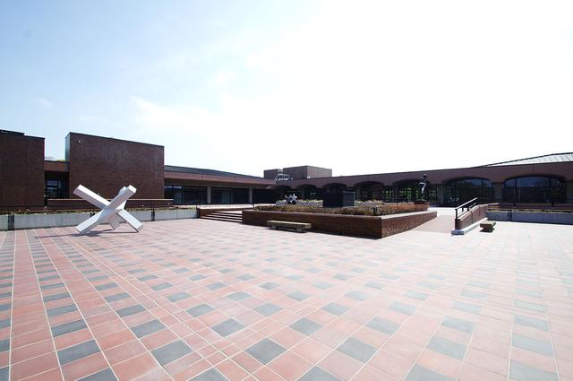 画像: リニューアルオープンした福岡市美術館- photo(C)mori hidenobu -cinefil art review