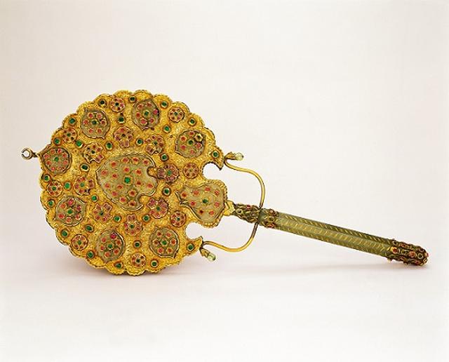 画像: 《宝飾手鏡》 16世紀末 トプカプ宮殿博物館蔵