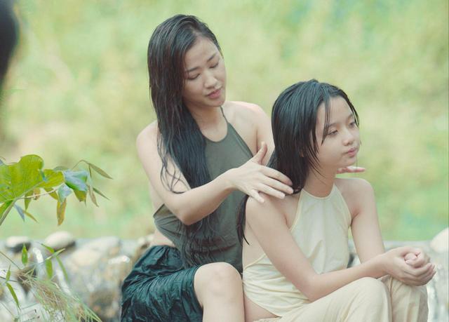 画像8: © copyright Mayfair Pictures.