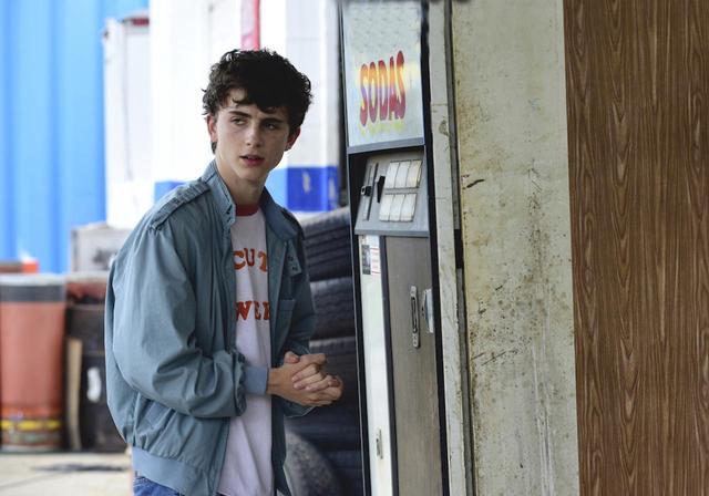 画像10: “ミレニアル世代のリヴァー・フェニックス”との異名をとるティモシー・シャラメの『HOT SUMMER NIGHTS/ホット・サマー・ナイツ』劇中&メイキング画像を一挙公開!
