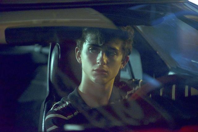 画像12: “ミレニアル世代のリヴァー・フェニックス”との異名をとるティモシー・シャラメの『HOT SUMMER NIGHTS/ホット・サマー・ナイツ』劇中&メイキング画像を一挙公開!