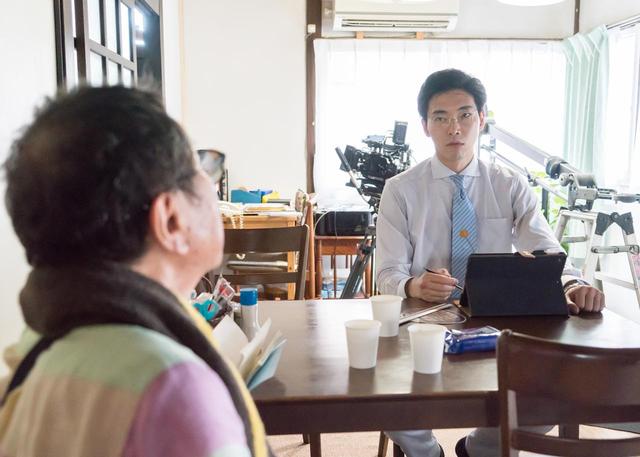 画像1: 高橋伴明監督と柄本佑