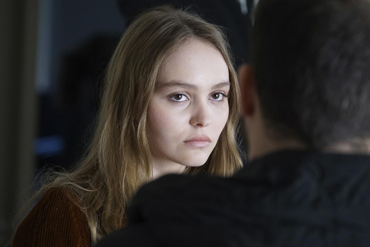 ルイ・ガレルが監督と主演し、レティシア・カスタとリリー=ローズ・デップが共演!大人の恋愛模様を短編小説のように描いたラブストーリー『パリの恋人