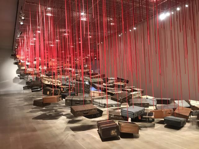 画像1: 展示風景:塩田千春 《集積:目的地を求めて》 2014/2019年 photo©moichi